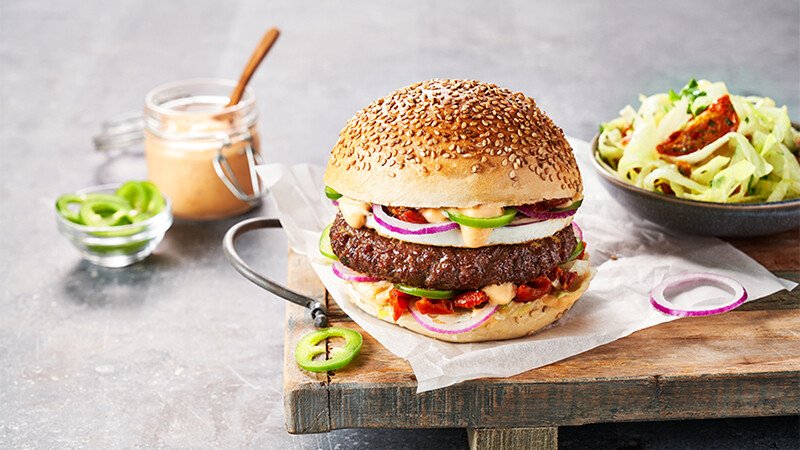 Sfeerbeeld Remia Like!Mayo Chipotle Hamburger