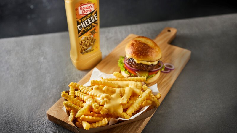 Gouda's Glorie - Kaassaus - Sfeerbeeld - hamburger en loaded fries