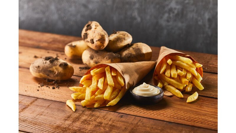 Remia puntzak frites, aardappelen, mayonaise