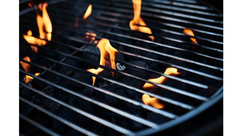 Remia Kookboek barbecue grill met vlammen
