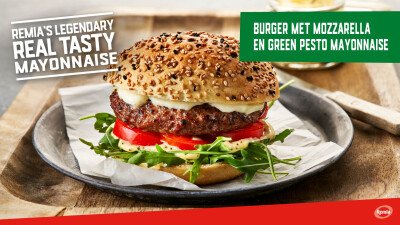 Narrowcasting Remia Legendary Hamburger met mozzarella en Green Pesto Mayo