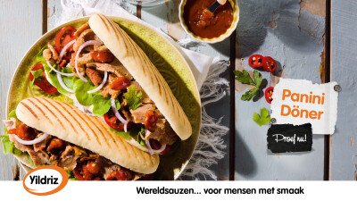 Narrowcasting Yildriz panini döner met rode uiensaus