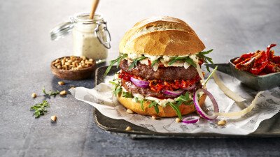 Remia Italian hamburger met vegan Like!Mayo saus